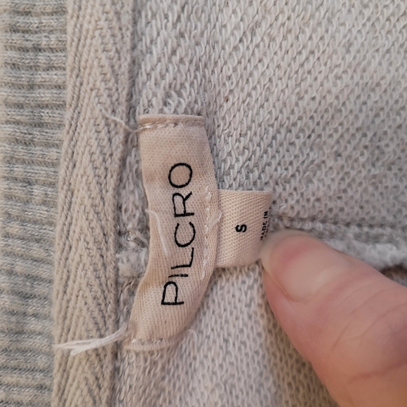 Pilcro Gray Asymmetrical Crop Pullover Sz Small - Picture 3 of 5